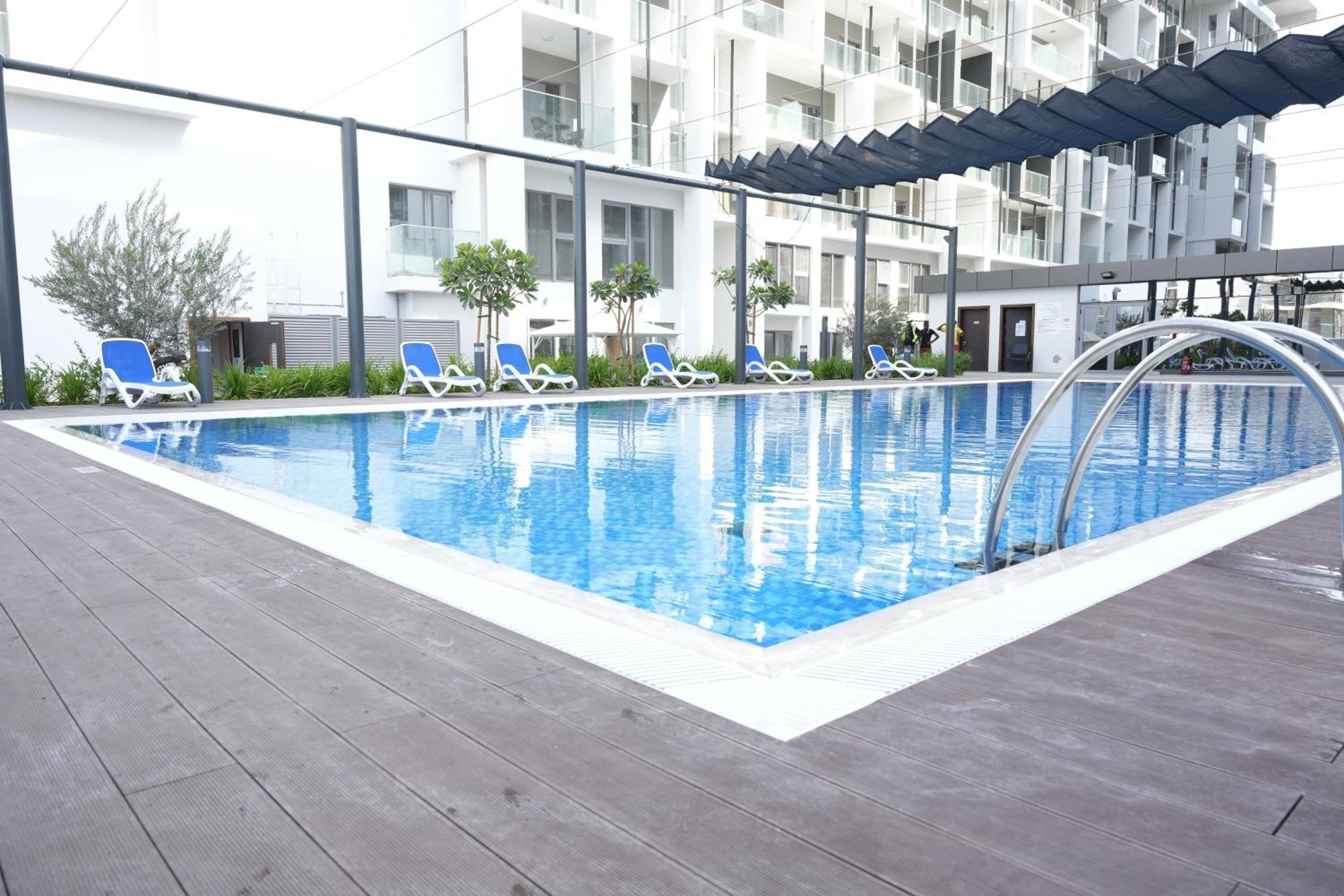 Poolside Charm Διαμέρισμα Αμπού Ντάμπι Εξωτερικό φωτογραφία